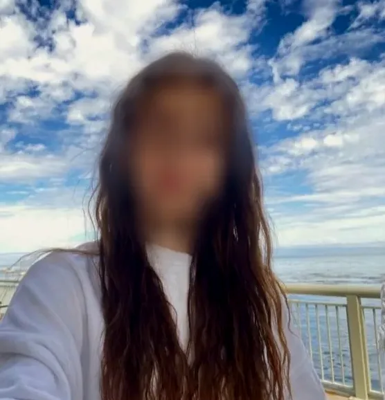 Amira, 27