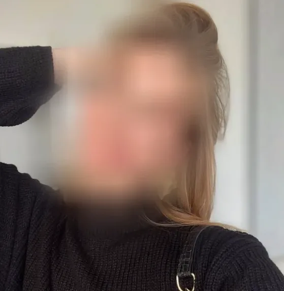 Büsra, 26