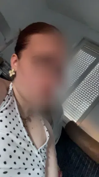 Büsra, 19