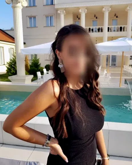 Emma, 29