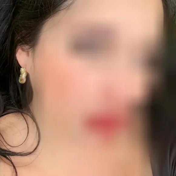 Fiona, 37