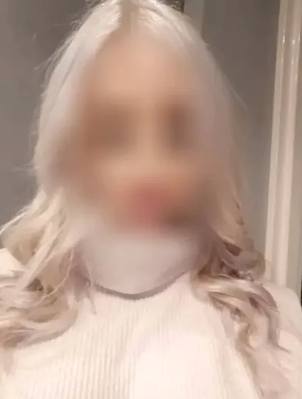 Pia, 30