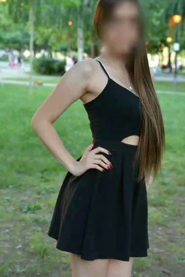 Sarah, 27