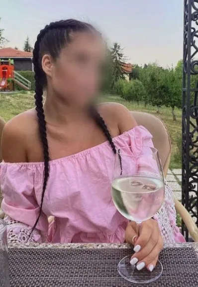 Theresa, 30